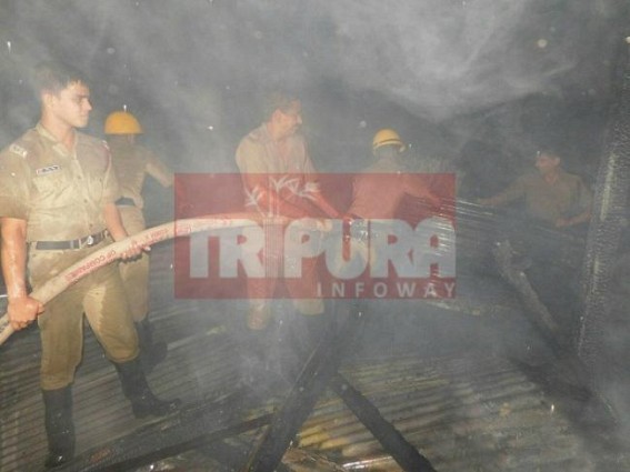 Late night fire guts a shop Late night fire guts a shop
